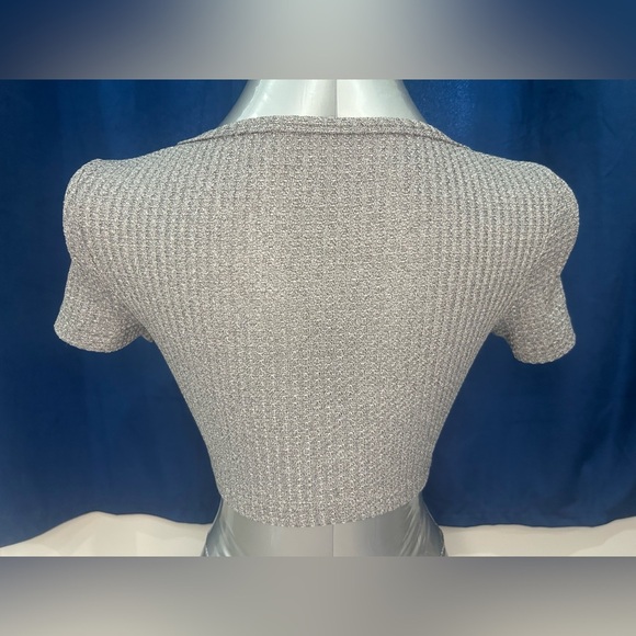 Gray Ribbed Knit Crop Top - Picture 2 of 4
